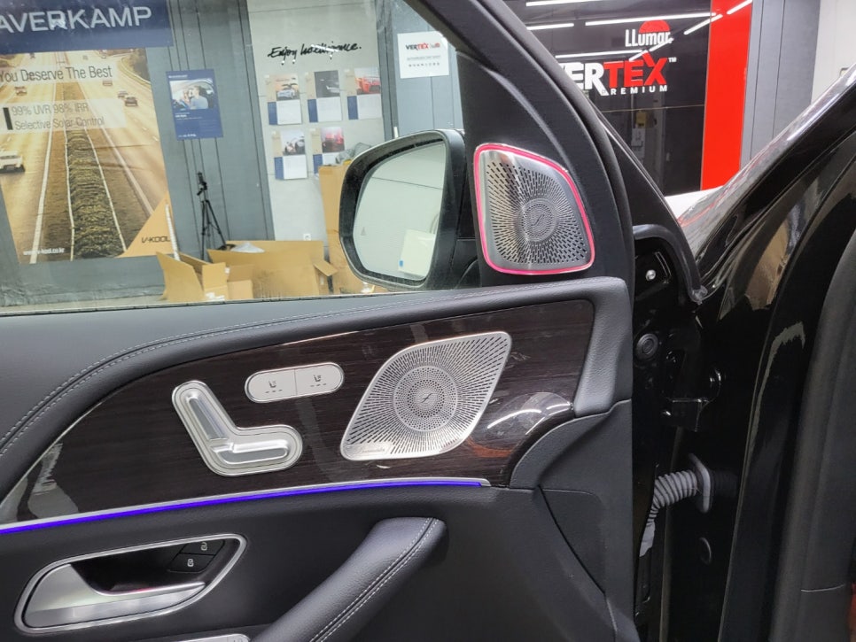 벤츠 GLE 300d - 세로그릴 & 부메스터 엠비언트
