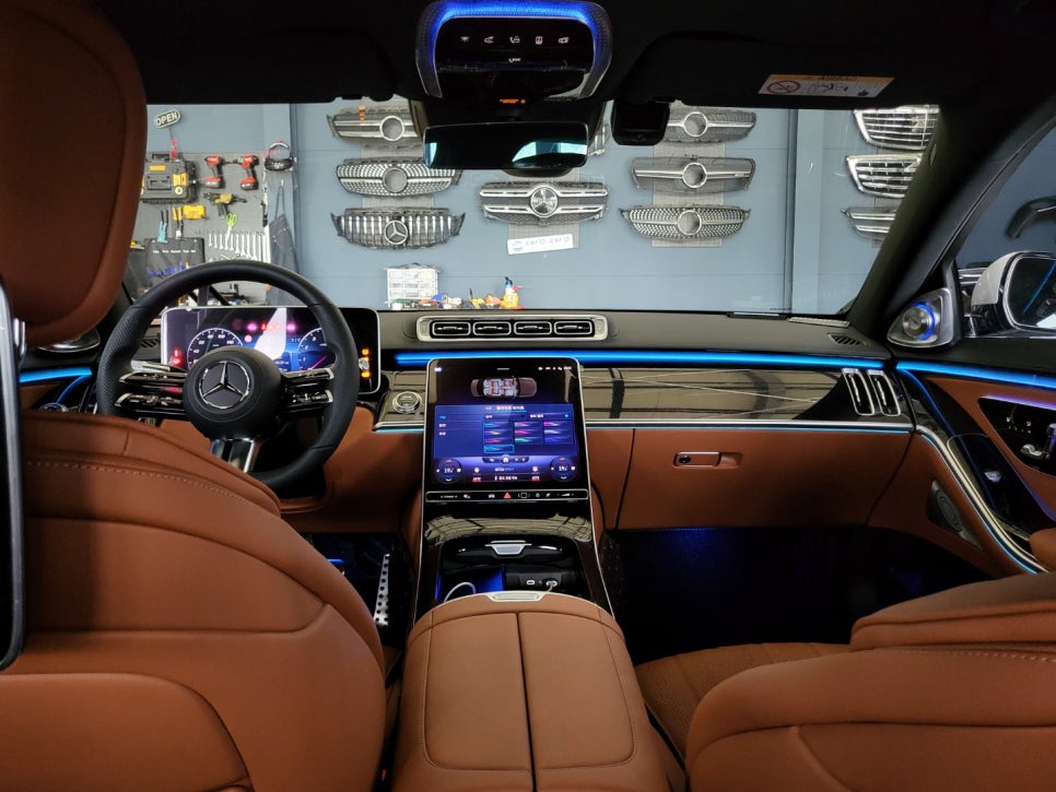 벤츠 w223 S500- 액티브 엠비언트 , 4D 부메스터