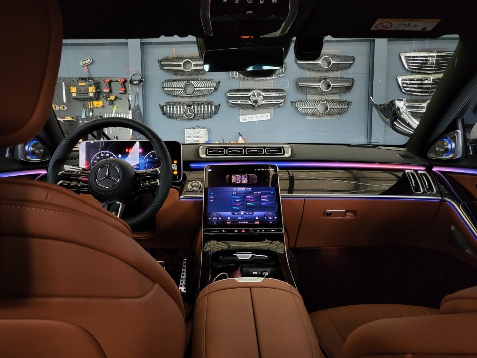 벤츠 w223 S500- 액티브 엠비언트 , 4D 부메스터