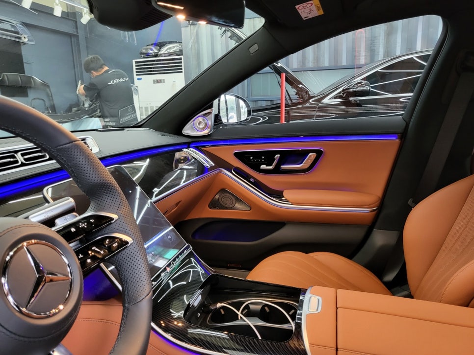 벤츠 w223 S500- 액티브 엠비언트 , 4D 부메스터