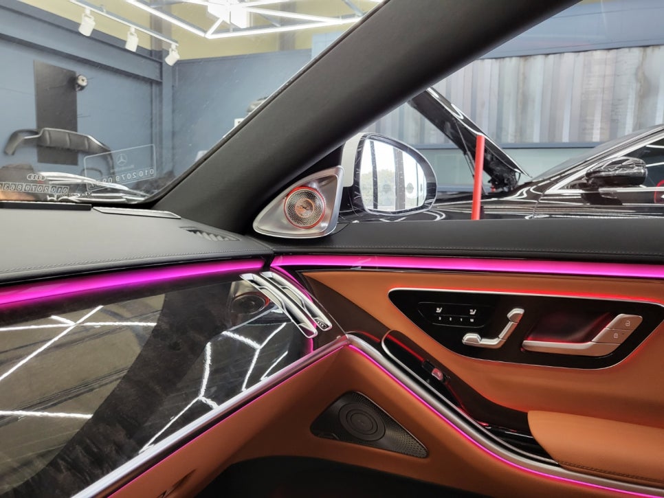 벤츠 w223 S500- 액티브 엠비언트 , 4D 부메스터