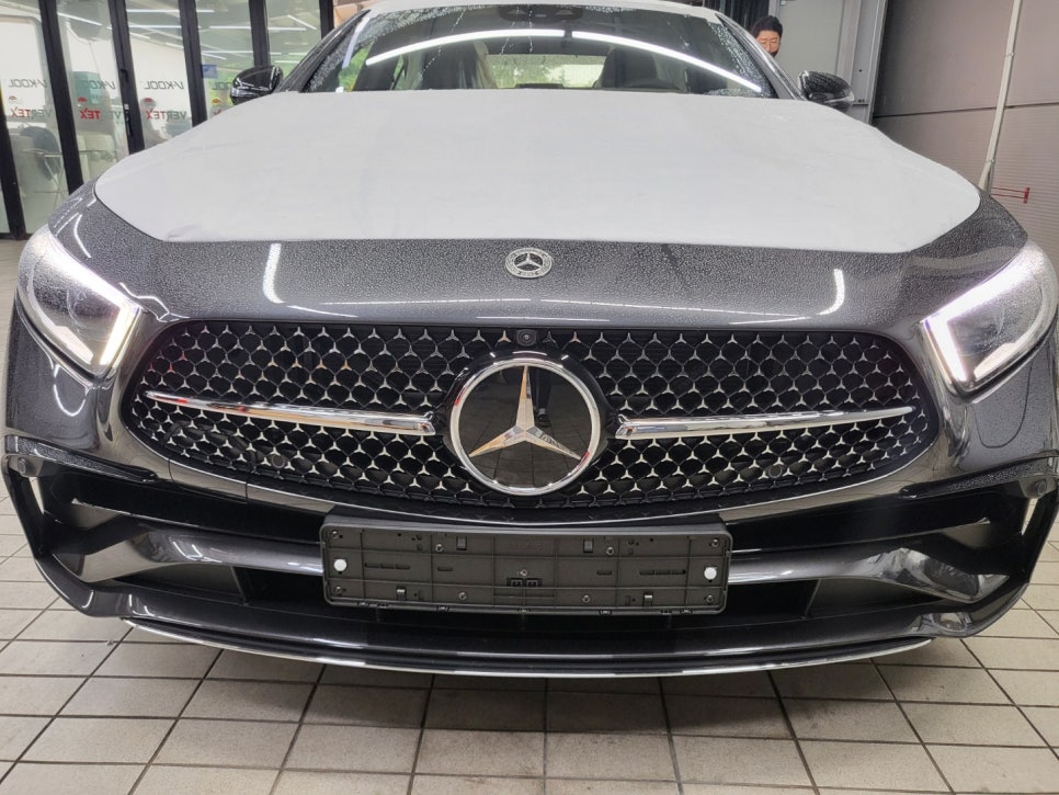 벤츠 페이스리프트 CLS450 - 스타그릴에서 세로그릴로 교체 !!!