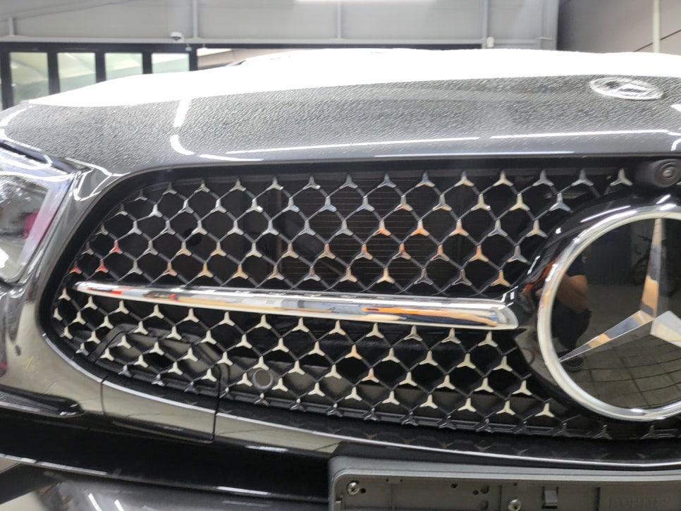 벤츠 페이스리프트 CLS450 - 스타그릴에서 세로그릴로 교체 !!!