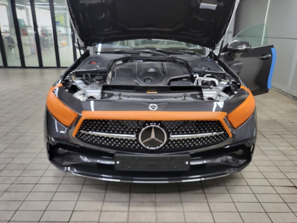 벤츠 페이스리프트 CLS450 - 스타그릴에서 세로그릴로 교체 !!!
