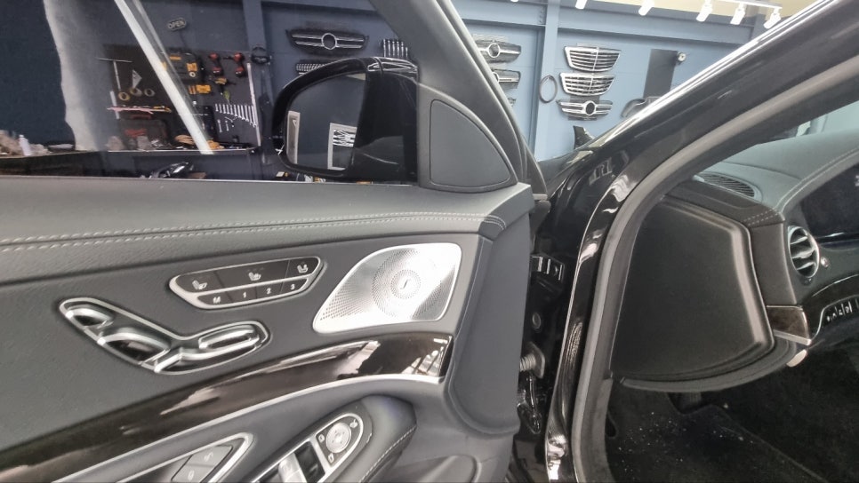 벤츠S500 - 7색 송풍구엠비언트 & 3D 부메스터