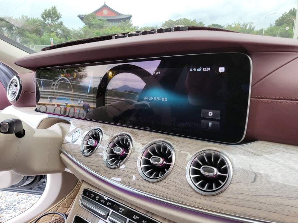 벤츠 CLS450 페이스리프트 - 계기판 상단 엠비언트 " 벤츠 순정 1:1 교체 "