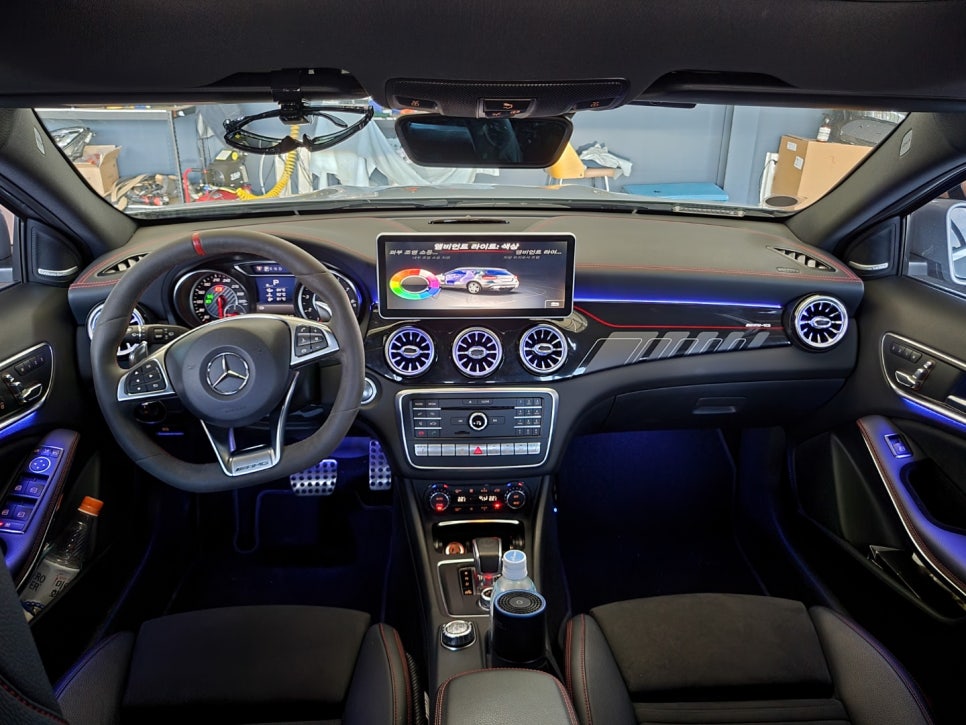 벤츠CLA45amg - 엠비언트 FULL SET으로 실내 인테리어 완성 !!