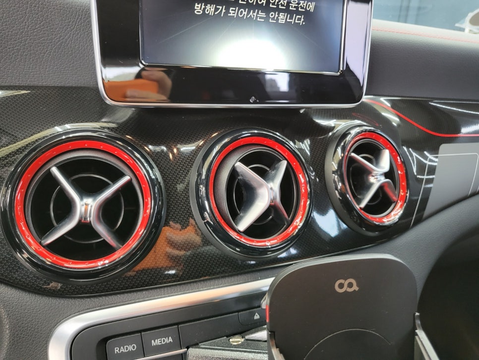 벤츠CLA45amg - 엠비언트 FULL SET으로 실내 인테리어 완성 !!