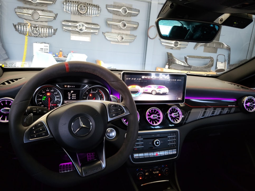 벤츠CLA45amg - 엠비언트 FULL SET으로 실내 인테리어 완성 !!