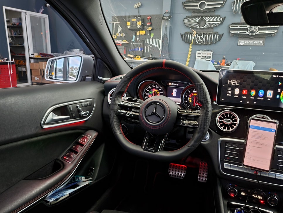 벤츠 CLA45amg - 세로그릴, 신형amg 잠자리 핸들, m2c-200a & 12인치 모니터