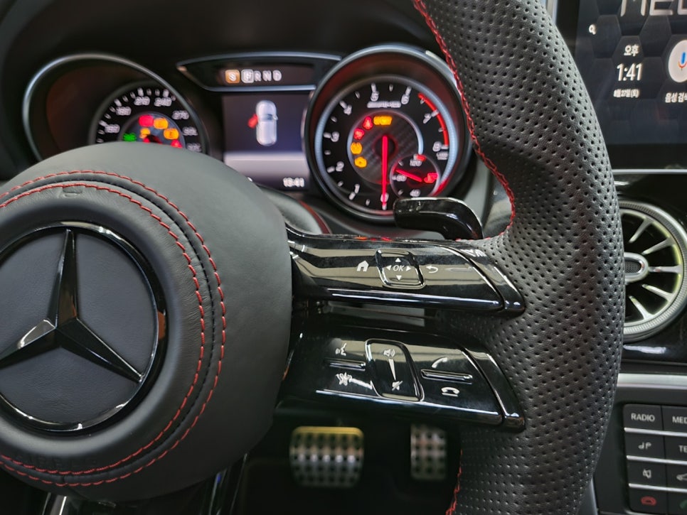 벤츠 CLA45amg - 세로그릴, 신형amg 잠자리 핸들, m2c-200a & 12인치 모니터