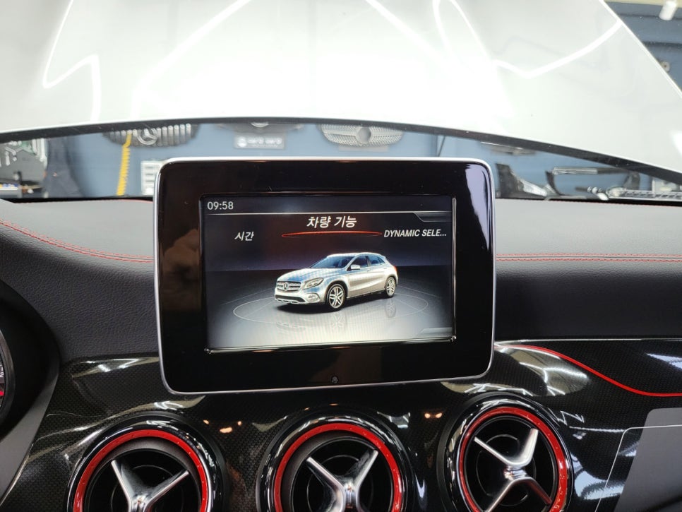 벤츠 CLA45amg - 세로그릴, 신형amg 잠자리 핸들, m2c-200a & 12인치 모니터