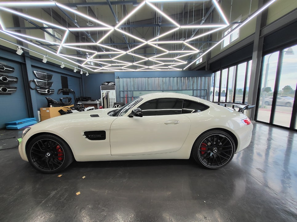 벤츠amg GT4.0 - 커스텀D컷 카본 레드스티치 핸들교체