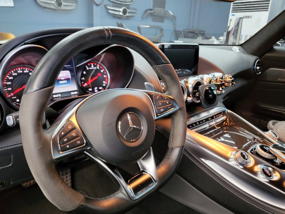 벤츠amg GT4.0 - 커스텀D컷 카본 레드스티치 핸들교체