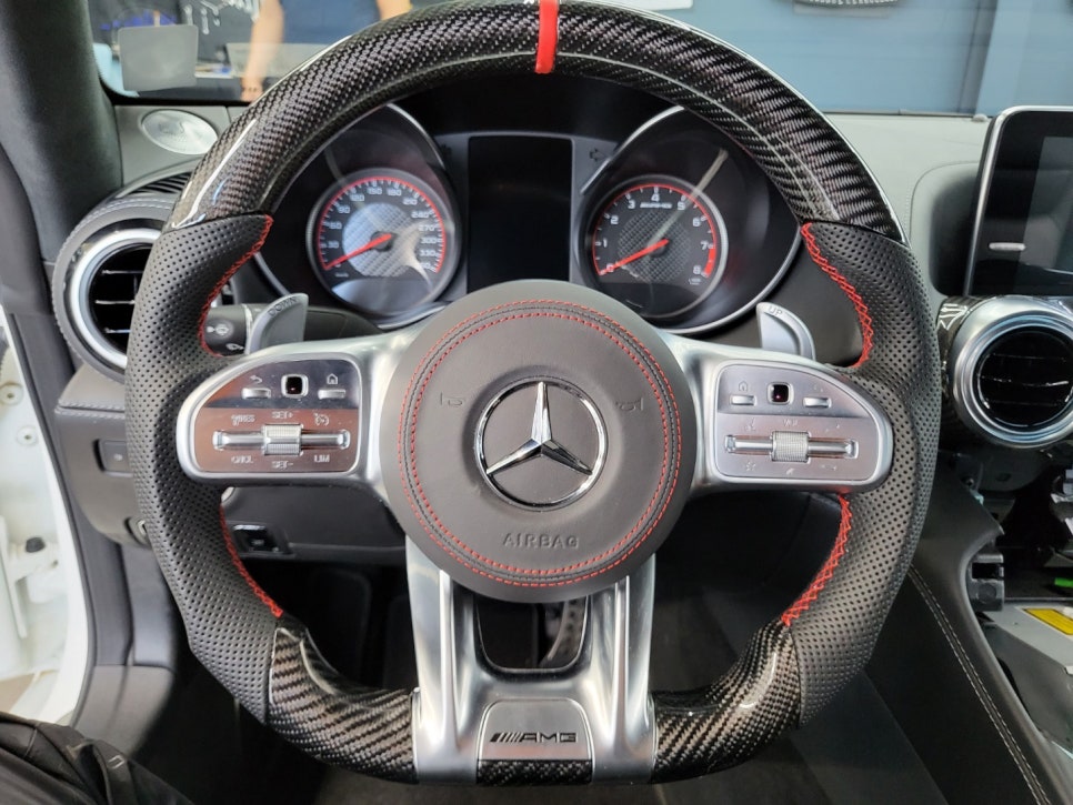 벤츠amg GT4.0 - 커스텀D컷 카본 레드스티치 핸들교체