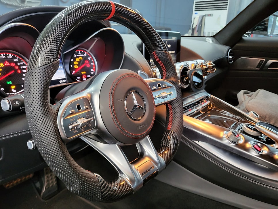 벤츠amg GT4.0 - 커스텀D컷 카본 레드스티치 핸들교체
