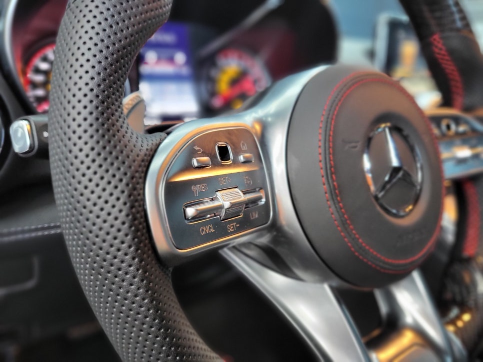 벤츠amg GT4.0 - 커스텀D컷 카본 레드스티치 핸들교체