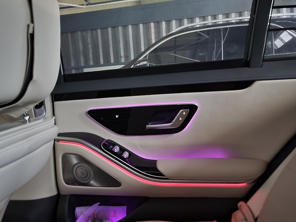 벤츠 W223 S350d 숏바디 - 액티브 엠비언트