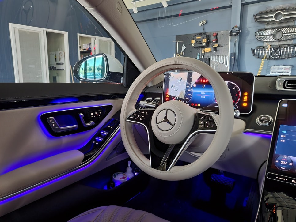 벤츠 W223 S350d 숏바디 - 액티브 엠비언트