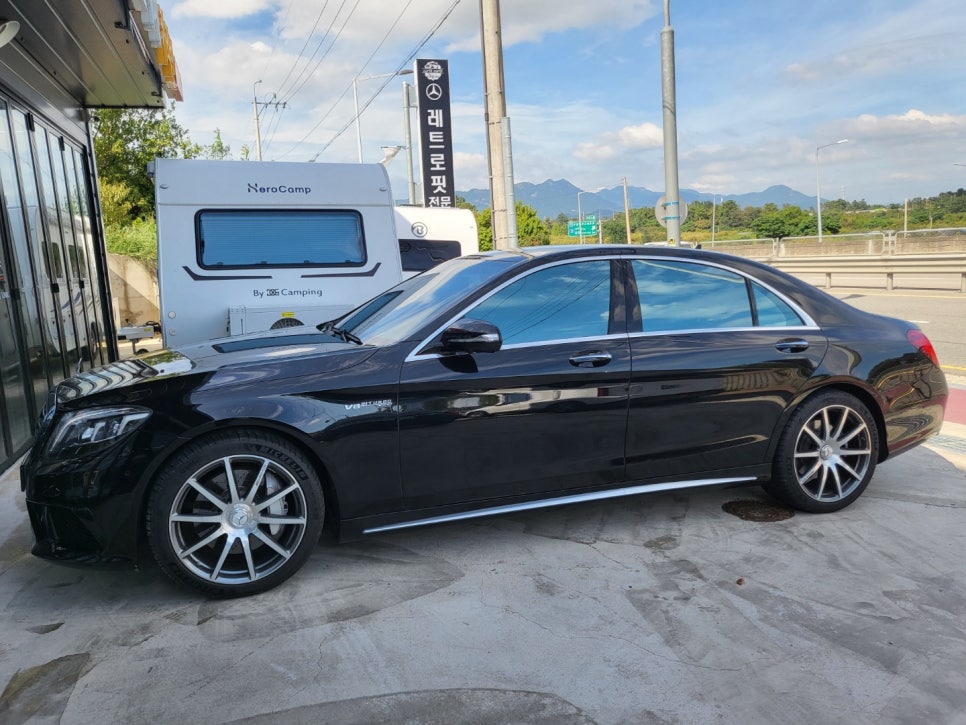 w222 전기형 - AMG D컷 레드스티치 핸들 교체