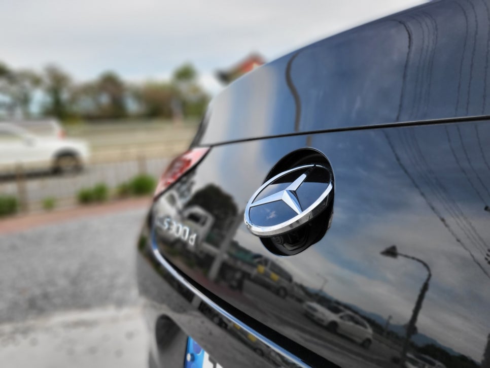 벤츠 cls300d - 순정 어라운드 뷰 " 좁은 골목길도 주차도 쉽게~ "