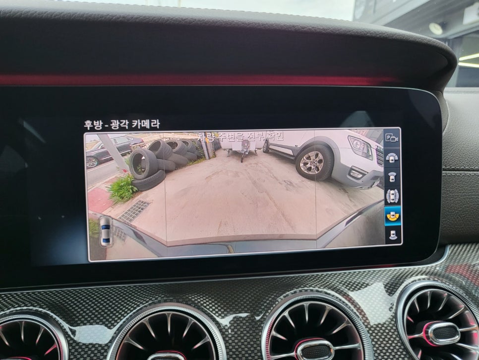 벤츠 cls300d - 순정 어라운드 뷰 " 좁은 골목길도 주차도 쉽게~ "