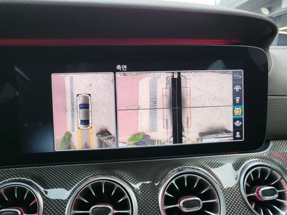 벤츠 cls300d - 순정 어라운드 뷰 " 좁은 골목길도 주차도 쉽게~ "