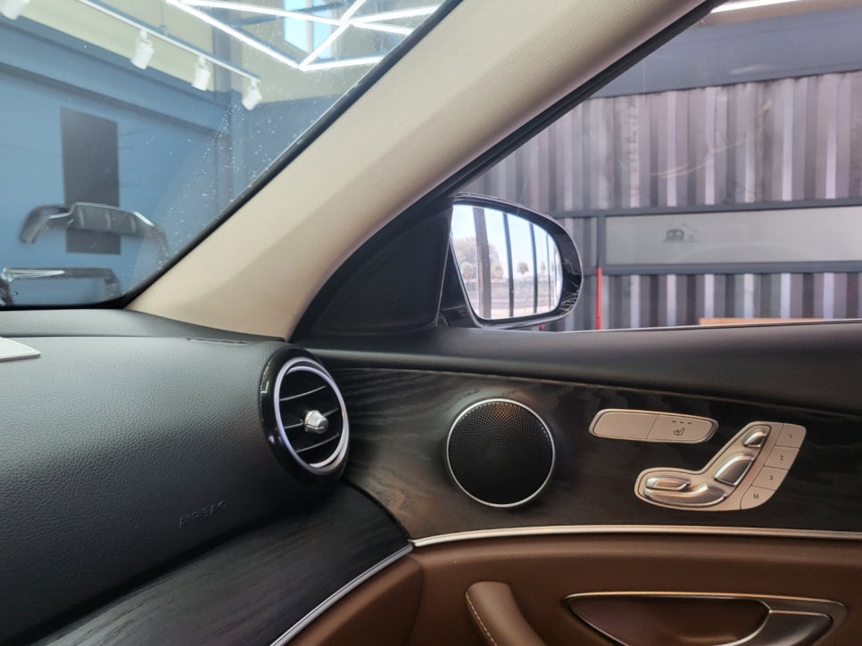 벤츠 E220d - 카비우스 3D 부메스터 & 미드레인지 커버 교체