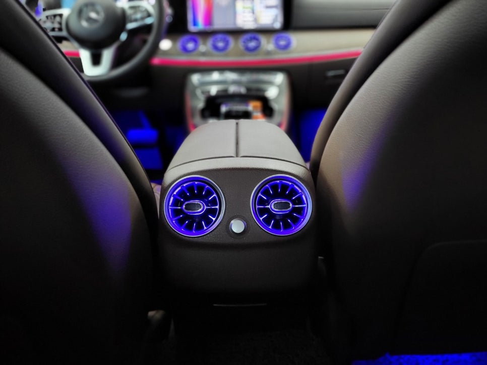 벤츠 E220d - 송풍구 + 3D부메스터 & 벤츠 순정엠비언트