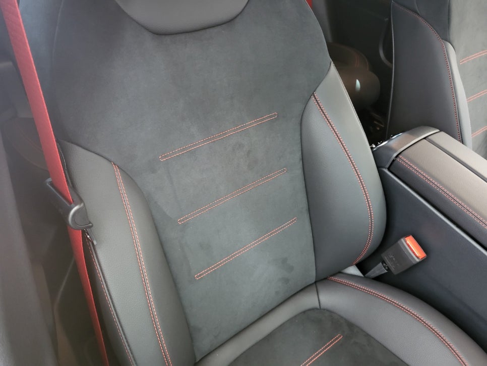 벤츠 GLB35amg - 통풍시트 " 새로운 스티치 재봉~ "