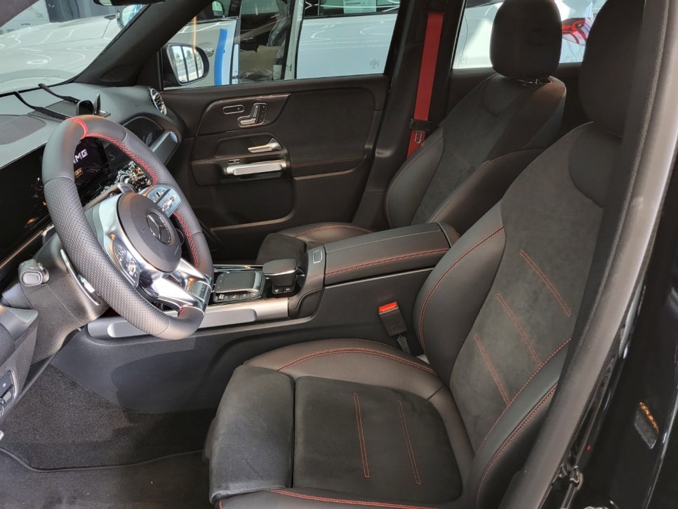 벤츠 GLB35amg - 통풍시트 " 새로운 스티치 재봉~ "