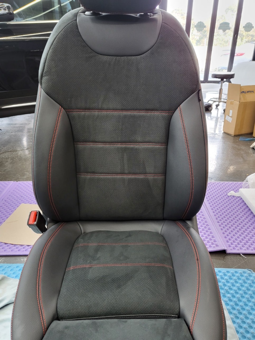 벤츠 GLB35amg - 통풍시트 " 새로운 스티치 재봉~ "