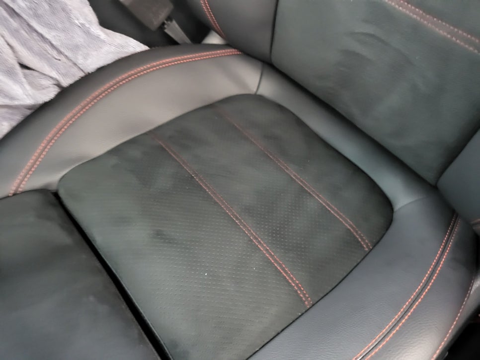 벤츠 GLB35amg - 통풍시트 " 새로운 스티치 재봉~ "