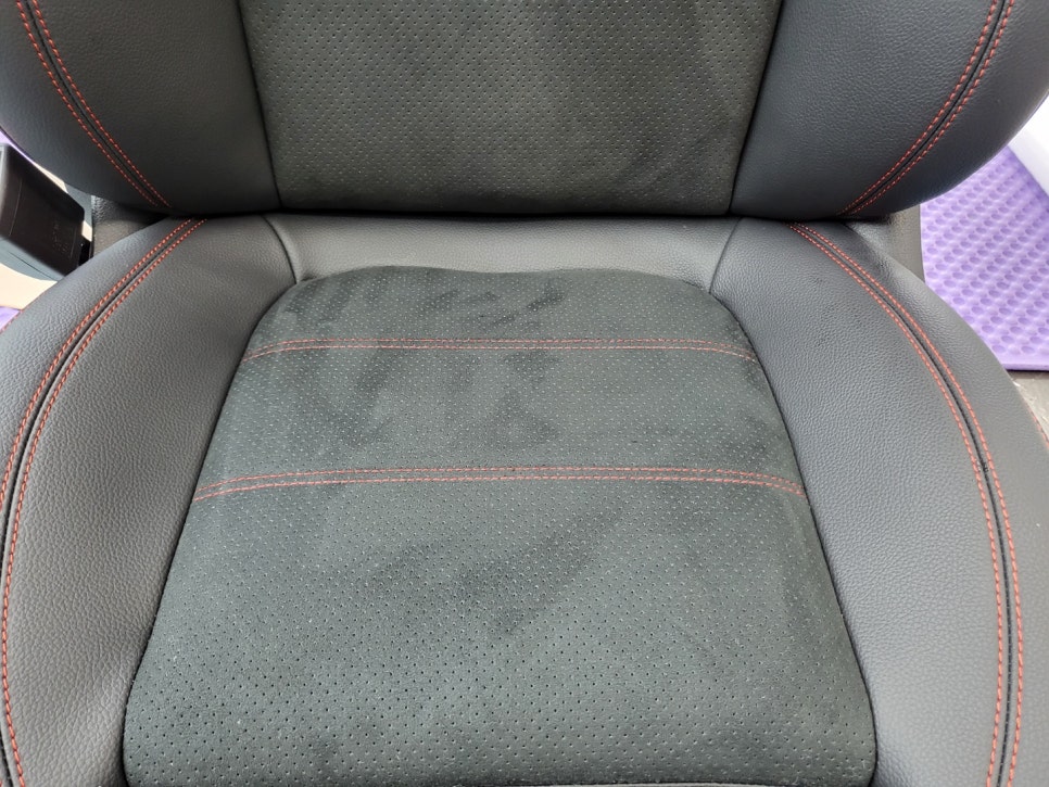 벤츠 GLB35amg - 통풍시트 " 새로운 스티치 재봉~ "
