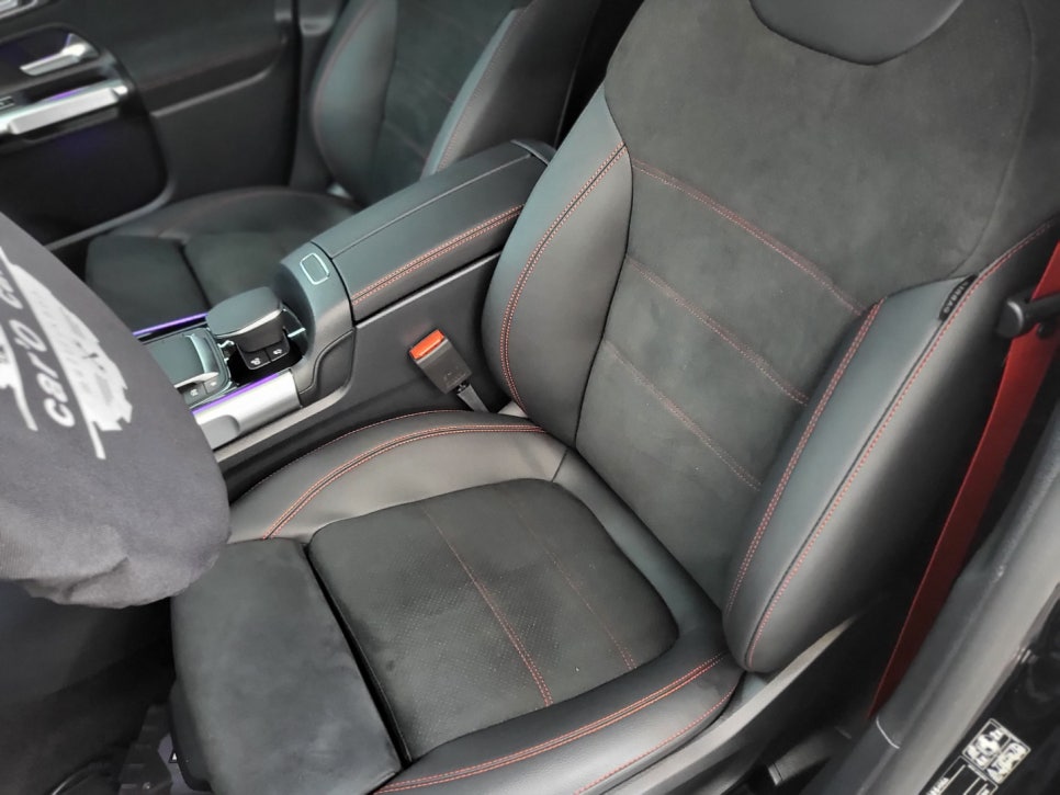 벤츠 GLB35amg - 통풍시트 " 새로운 스티치 재봉~ "