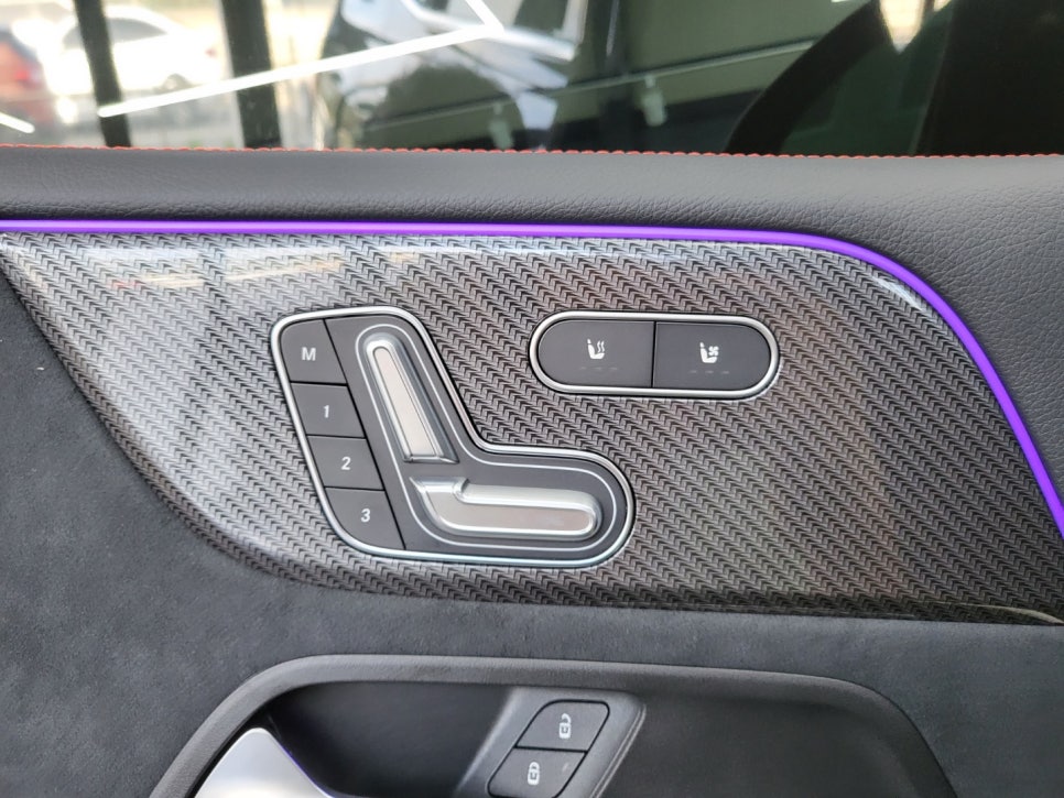 벤츠 GLB35amg - 통풍시트 " 새로운 스티치 재봉~ "