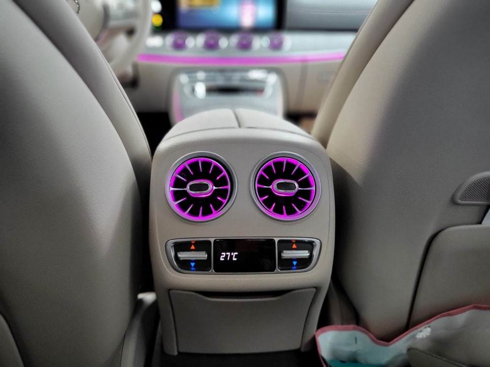 벤츠 CLS450 - 와이드콕핏 상단 엠비언트, 2열송풍구 엠비언트, R버튼