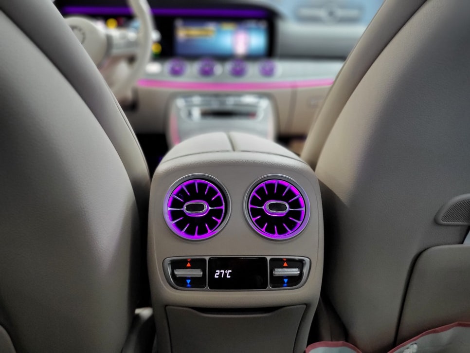 벤츠 CLS450 - 와이드콕핏 상단 엠비언트, 2열송풍구 엠비언트, R버튼