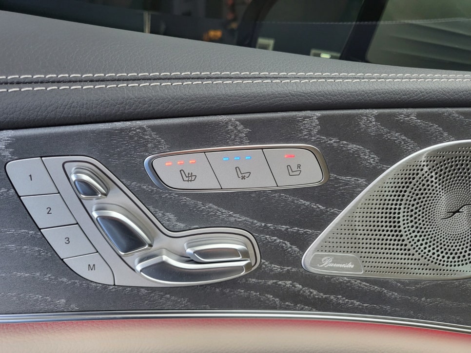벤츠 CLS450 - 와이드콕핏 상단 엠비언트, 2열송풍구 엠비언트, R버튼