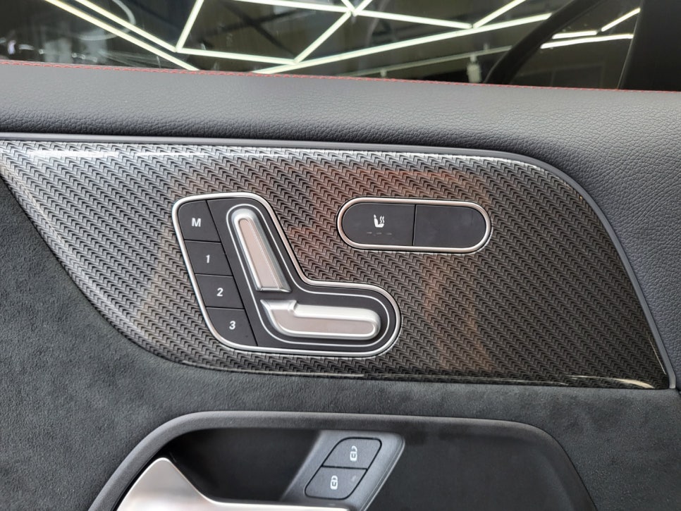 벤츠 GLA45amg - 벤츠 순정 열선시트, 핸들 열선 " 겨울준비 끝!!"