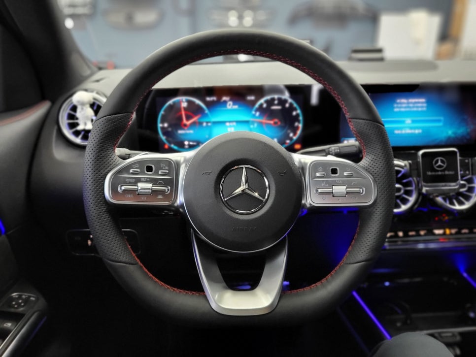 벤츠 GLA45amg - 벤츠 순정 열선시트, 핸들 열선 " 겨울준비 끝!!"