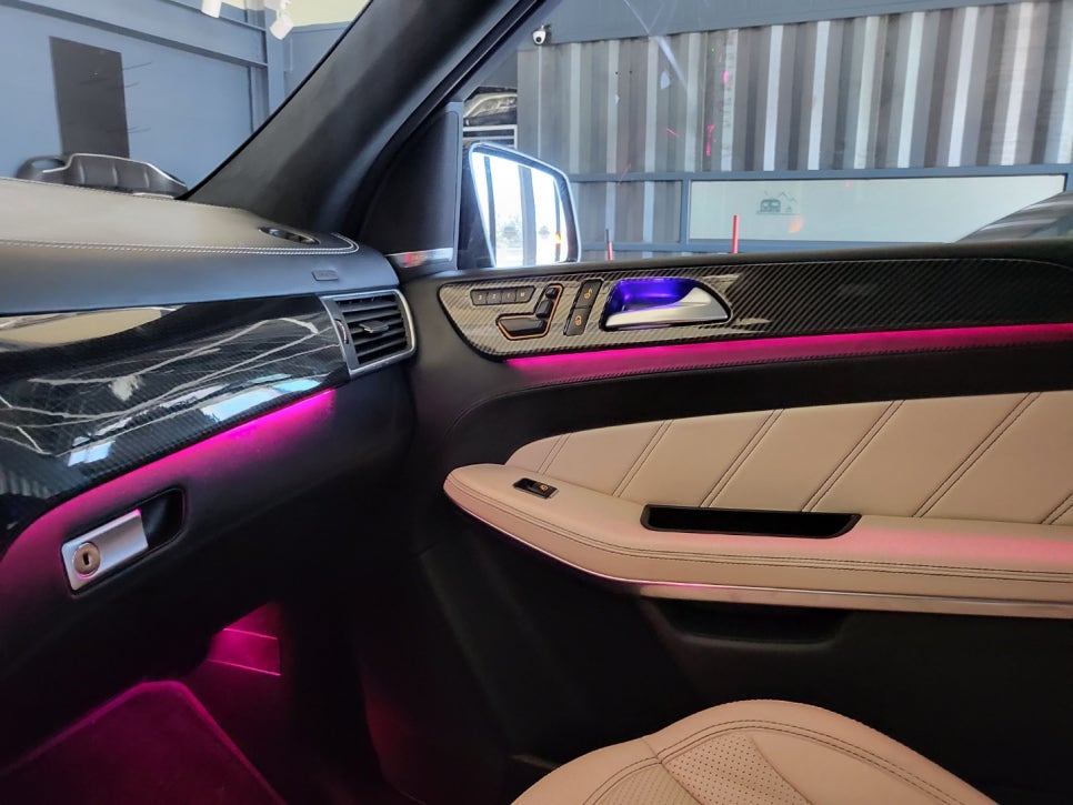 벤츠 GL 63amg - 12색 엠비언트, 멀티컬러 기능까지~