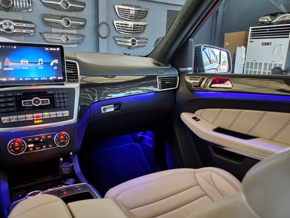벤츠 GL 63amg - 12색 엠비언트, 멀티컬러 기능까지~