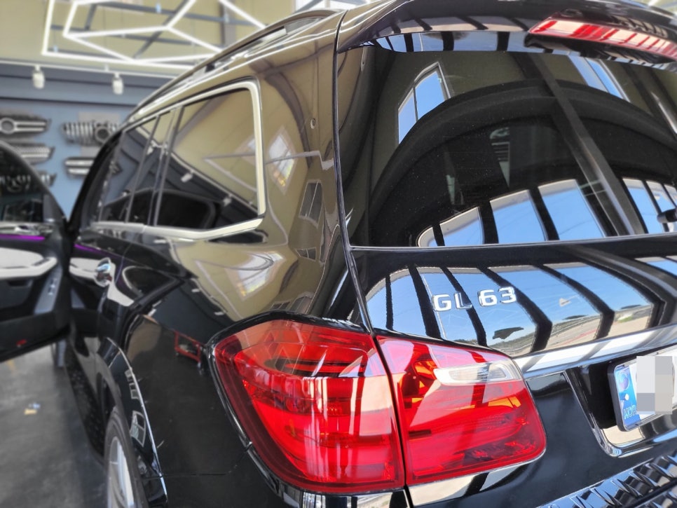 벤츠 GL 63amg - 12색 엠비언트, 멀티컬러 기능까지~