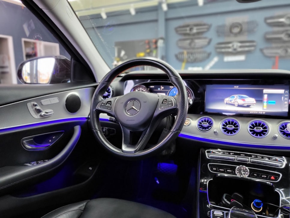 벤츠 E220d - 송풍구 엠비언트