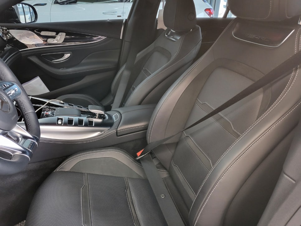 벤츠 GT43amg - 레드 컬러 안전벨트 " 레드는 언제나 옳다 ~ "