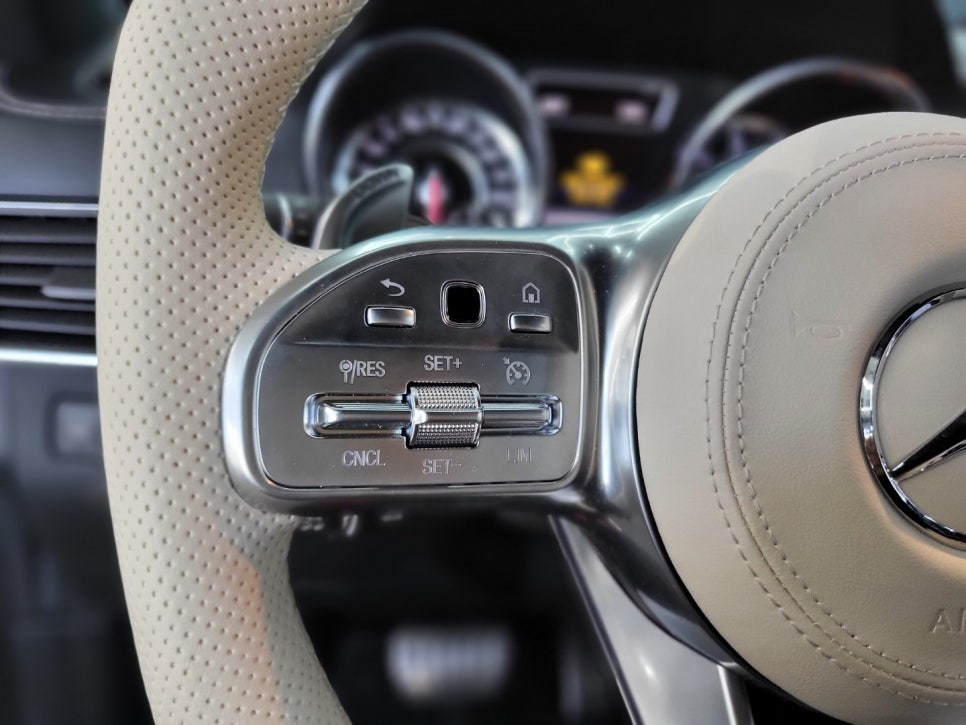 벤츠 GT 63amg - 베이지 투톤 카본 커스텀 핸들, 3D 부메스터
