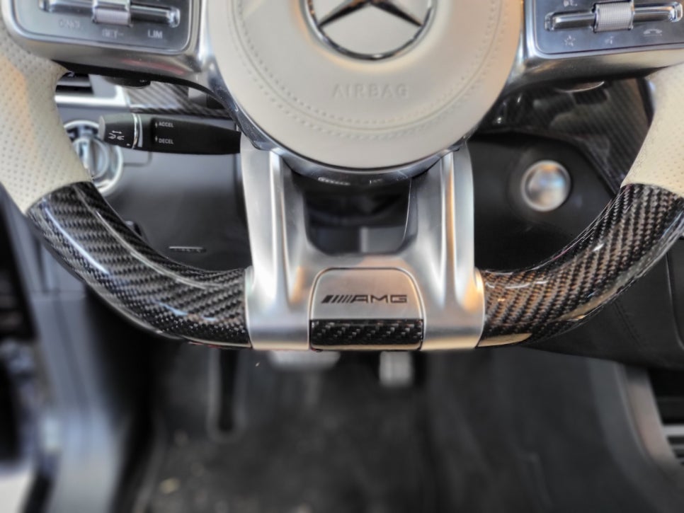 벤츠 GT 63amg - 베이지 투톤 카본 커스텀 핸들, 3D 부메스터