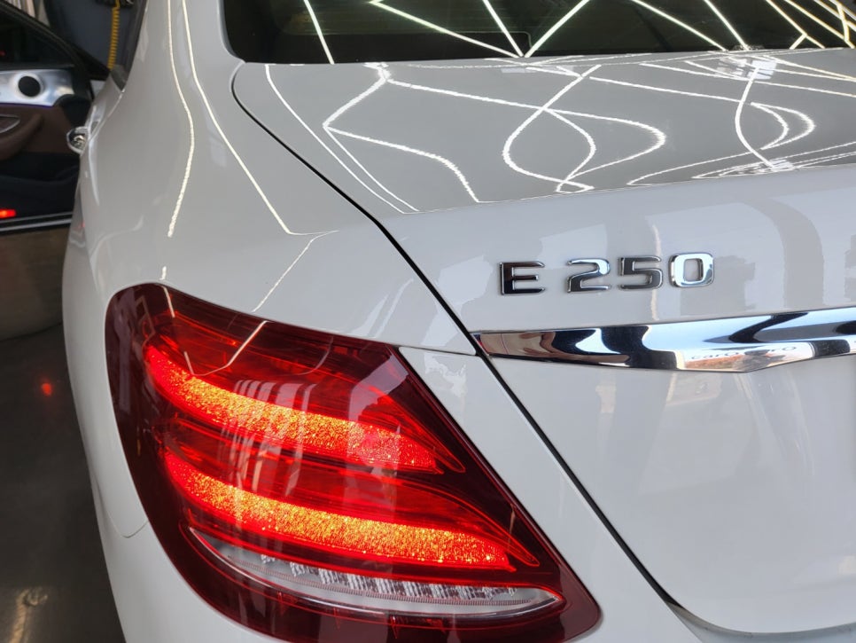 벤츠 E250 - 와이드콕 핏 ' 차량의 다양한 정보를 한눈에 ~ '
