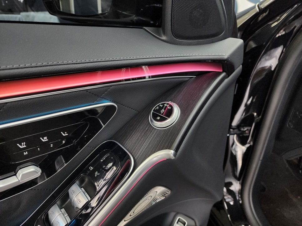 벤츠 W223 S450 - 벤츠 순정 피아노락커트림 & 4D부메스터